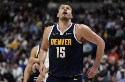 开云体育平台APP-关于爵士队全队防守松懈，战术调整刻不容缓的信息