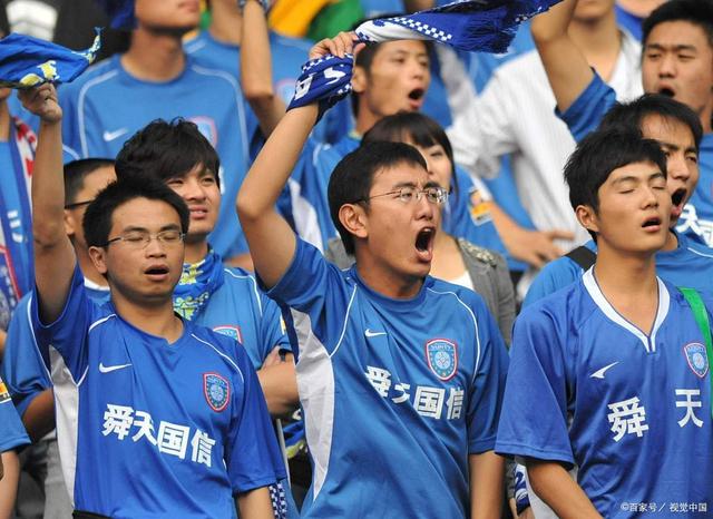 关于球迷期盼翘首，热点战役即将上演的信息