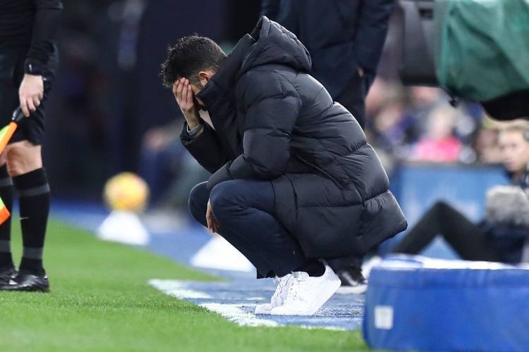 曼联尴尬失利,媒体炮轰教练团队 曼联尴尬失利,媒体炮轰教练团队