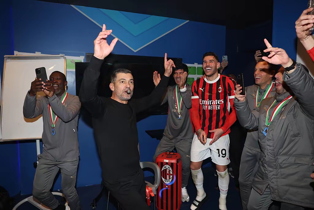 包含AC米兰主帅变阵成功，带队斩获胜利的词条