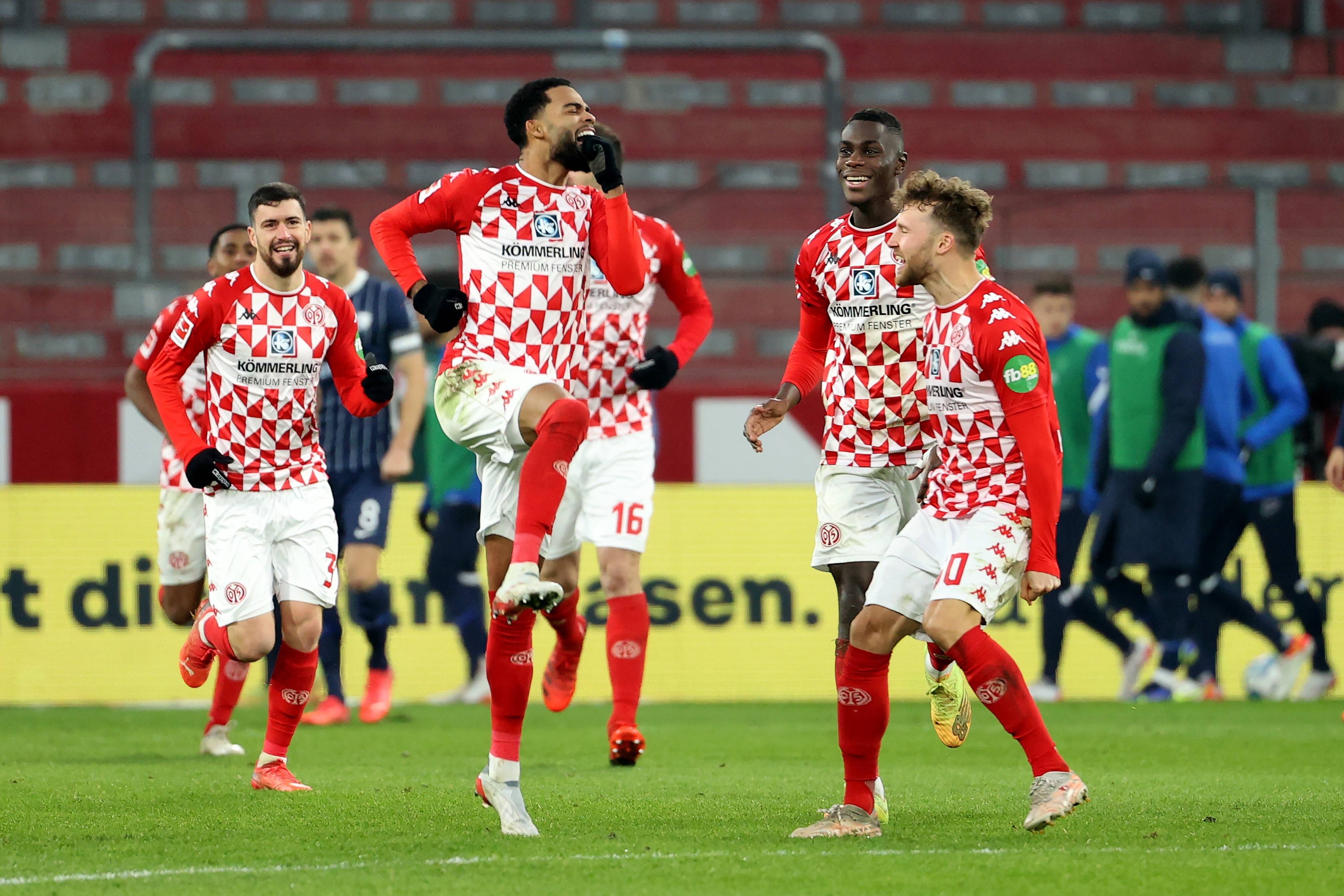 美因茨球队客场挫败对手，继续保持不败纪录的简单介绍