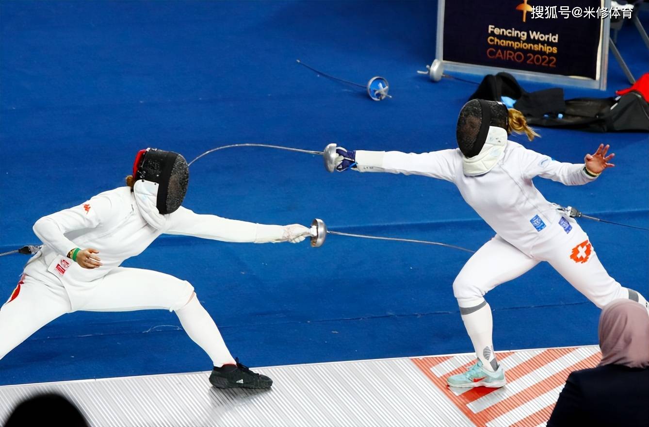 金牌收割：卢森堡公开赛击剑选手完胜对手
