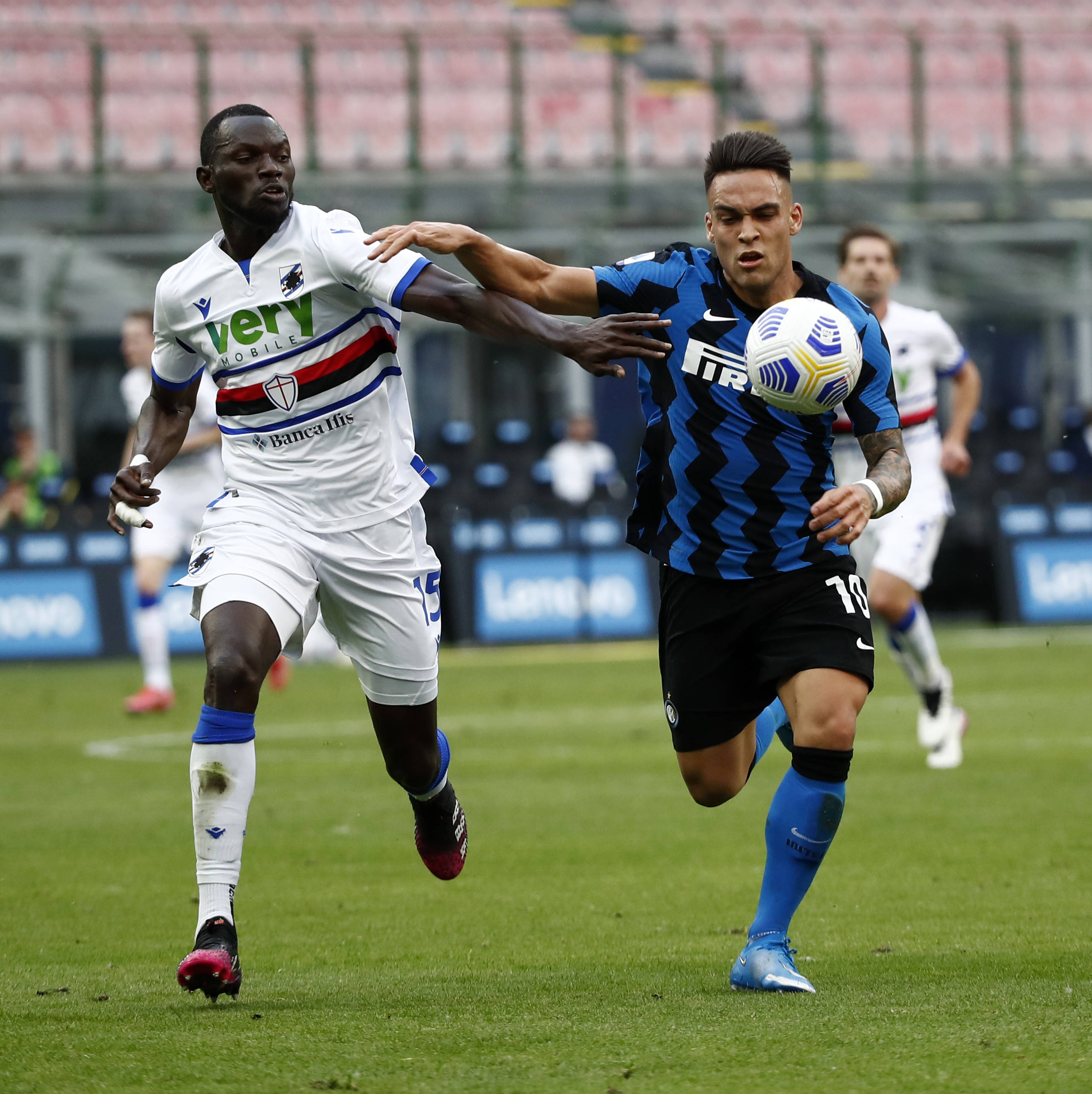 意大利足球神话：国际米兰轻松取胜