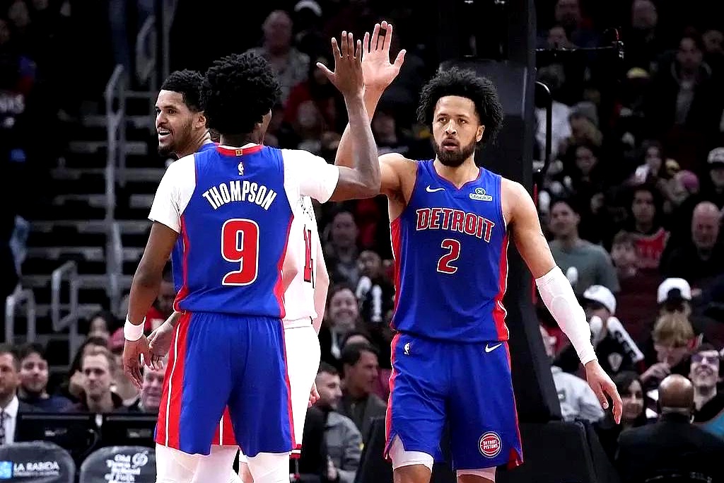 热火焕发全明星，活塞沦陷东部的简单介绍