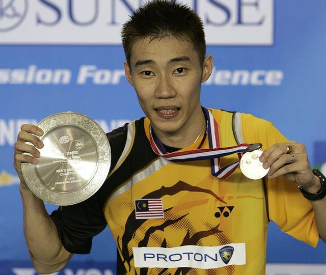 英格兰羽毛球队爆冷印度羽毛球队，李宗伟统治全场的简单介绍