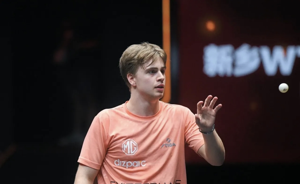 包含瑞典乒乓球队血洗德国乒乓球队，奥恰洛夫打破历史纪录的词条