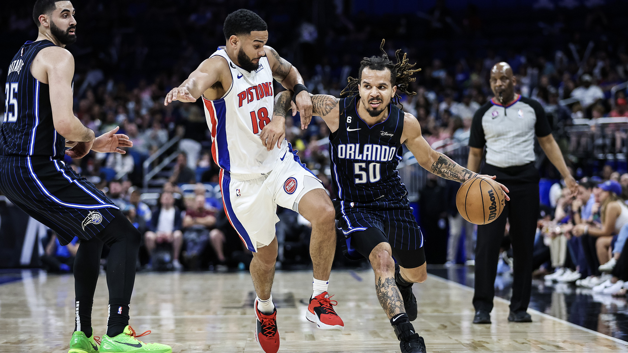 巴西男篮轻取魔术，米尔萨普送出助攻的简单介绍