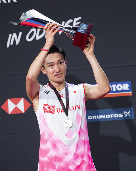 关于丹麦队完胜日本队，桃田贤斗统治全场的信息